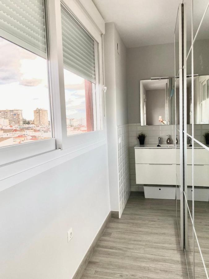Appartamento Luxury Attics Avenida Italia Parking Incluido Huelva Esterno foto